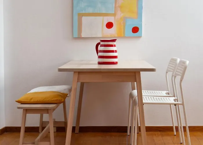 Seaview Comfy Flat In - Walk To